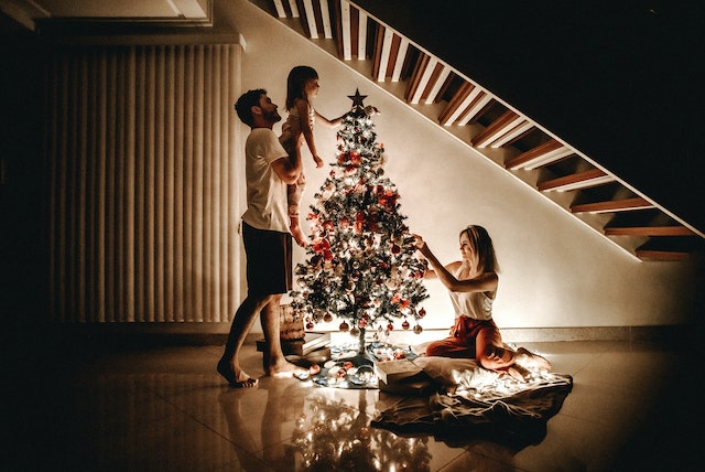 Realistische Kunstkerstbomen en Vlaggenmast Kerstboom: Een Unieke Kerstbeleving